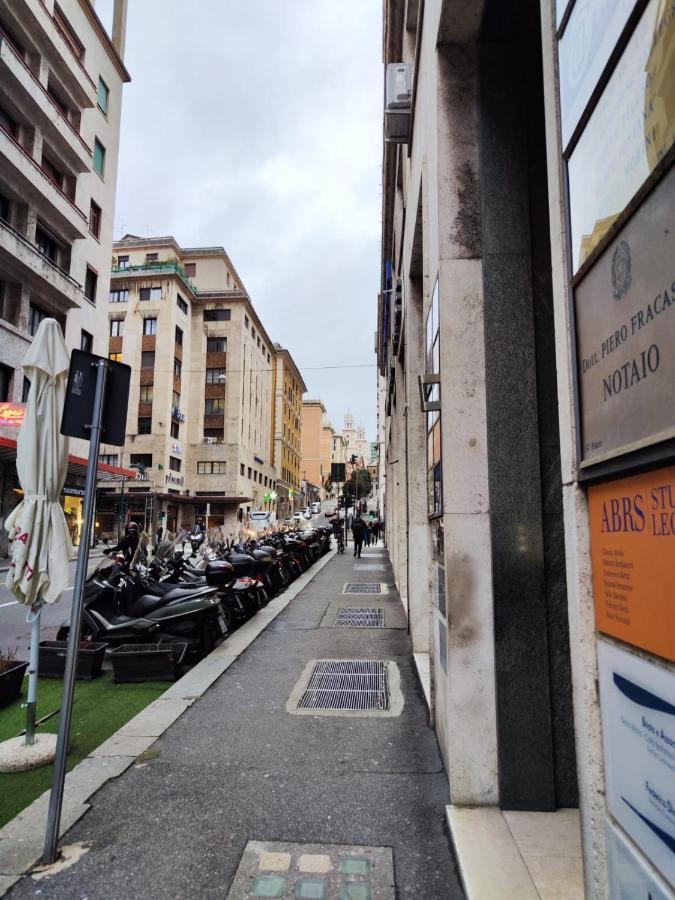 La Casa Di Bibi Apartment Genoa Luaran gambar